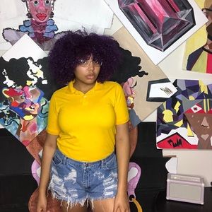 Bright yellow collar shirt.
(Kids XL)
🌼